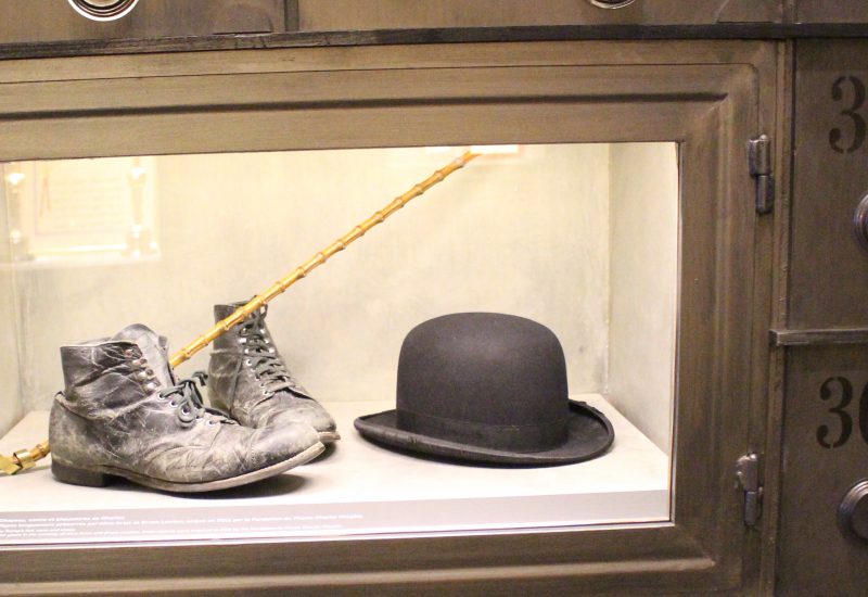 Vevey Le ban Chaplin godillots canne chapeau charlot
