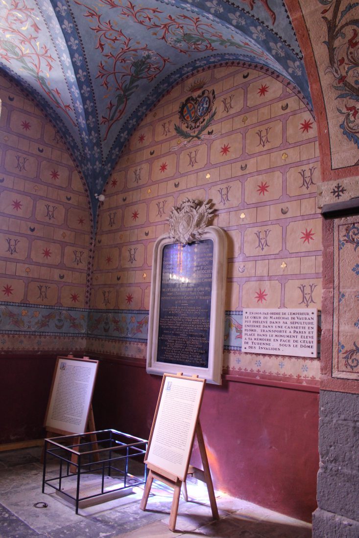 caveau de Vauban dans l'église de Bazoches 