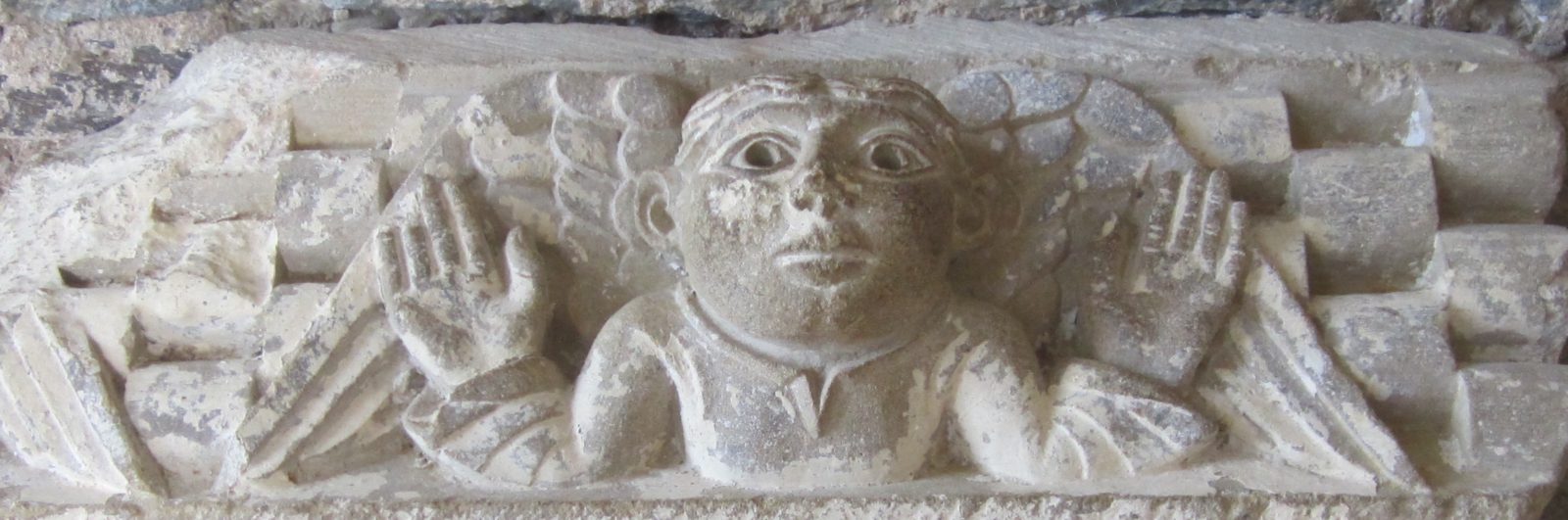 Aveyron ange sculpture abbaye sainte Foy Conques