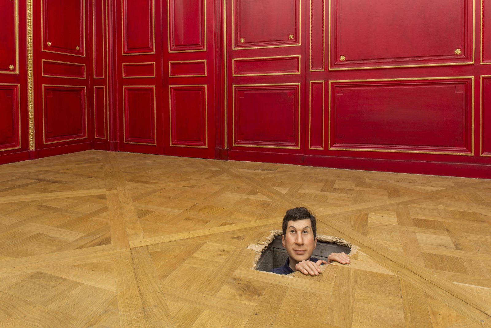 Maurizio Cattelan, Sans titre, 2001 Résine polyester, Photo : Zeno Zotti 