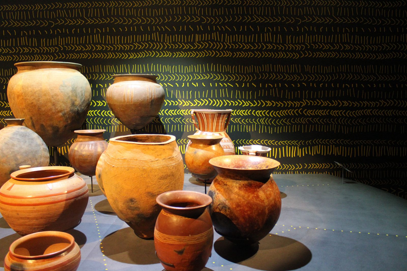 Potières d'Afrique pots en terre musée des Confluences Lyon @francoyse krier