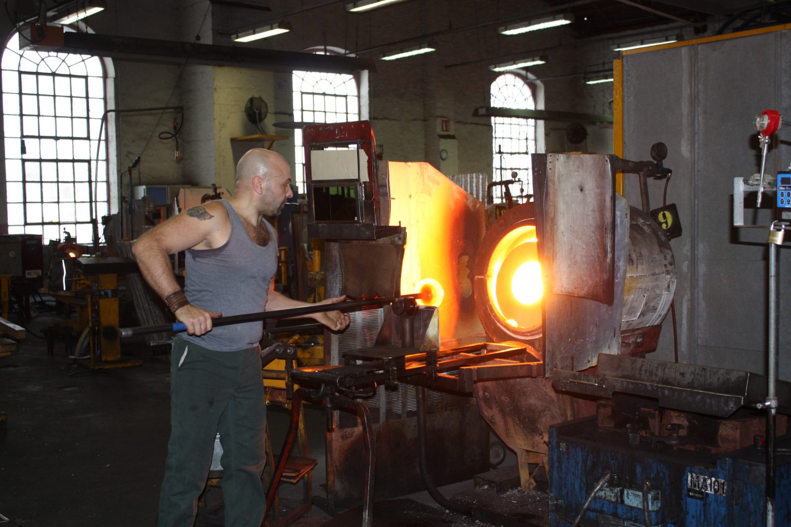 baccarat-manufacture - verrier - four photo françoyse Krier