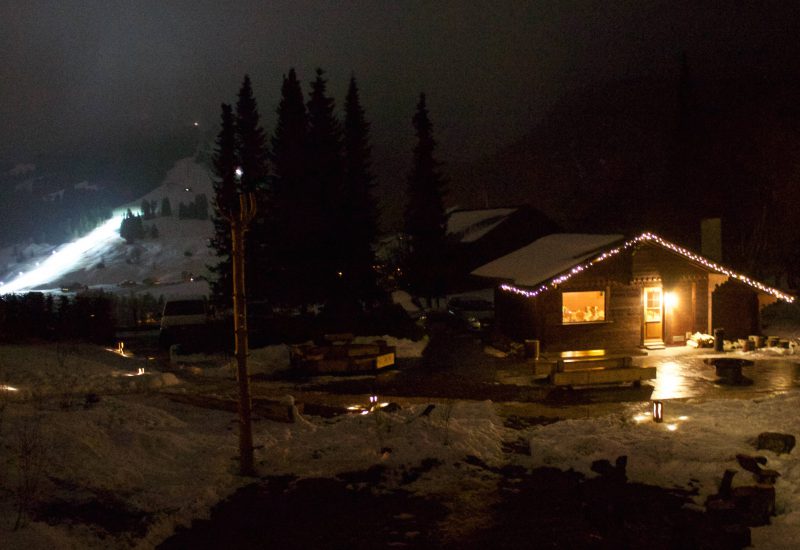 Saanen hôtel Huus le Hüüsli et piste nocturne