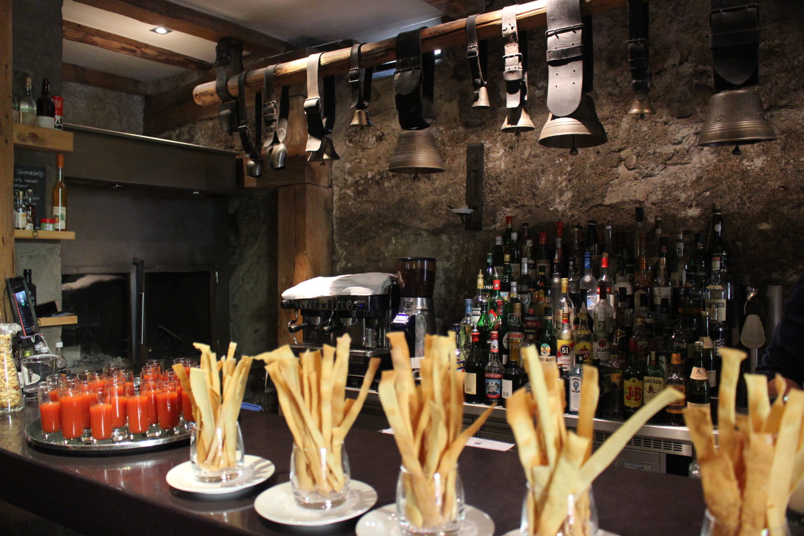 Saanen 16 Art Bar Restaurant le bar