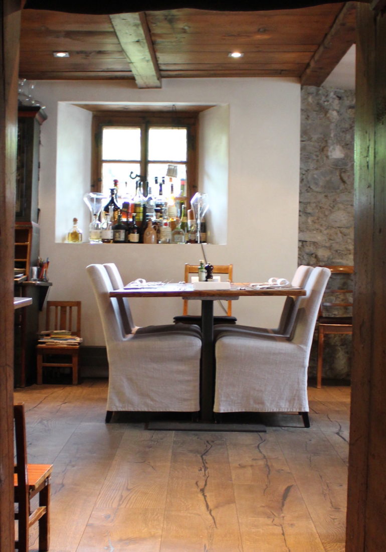 saanen 16 Art Bar Restaurant intérieur