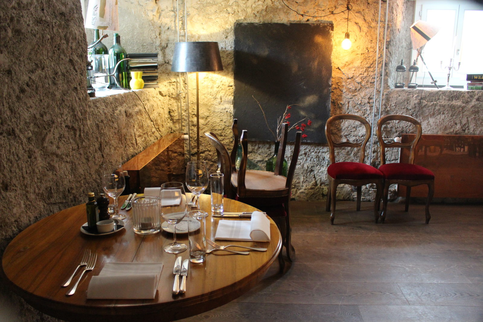 Saanen 16 Art Bar Restaurant intérieur intime