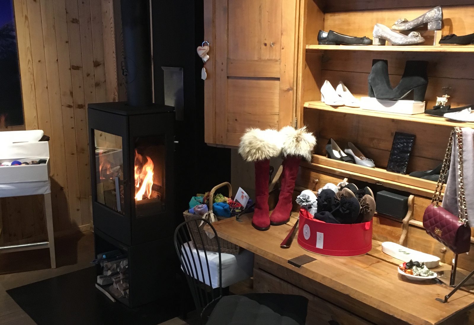 Saanen Boutique La Scarpa 51 intérieur