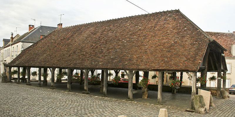 Sainte Sévère - concert Chopin sous la halle du marché