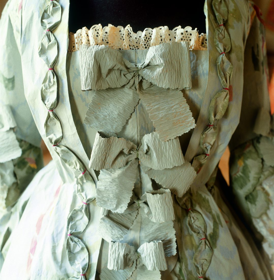 Once upon a time - french dress isabelle de Borchgrave - détail