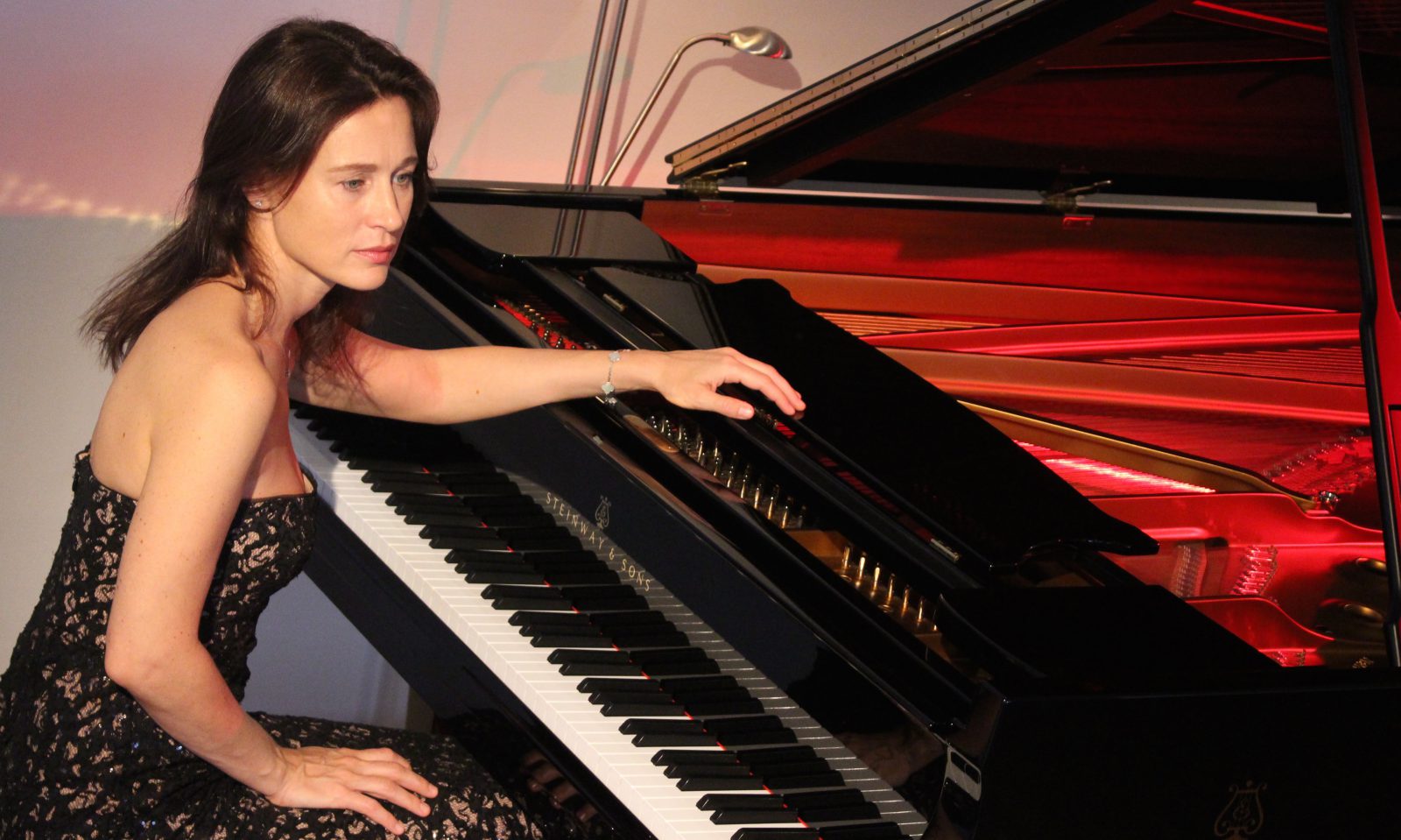 Irina Lankova portrait steinway hall lausanne 