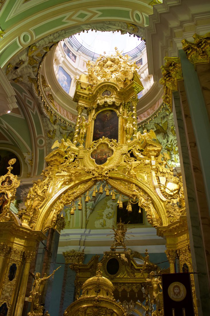 saint Petersbourg cathédrale Saint Pierre-et-Paul dorures