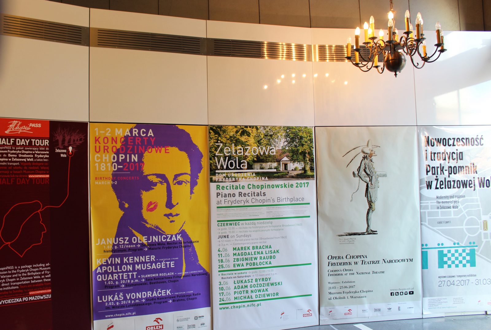 Varsovie Musée Fryderyk Chopin entrée avec affiches