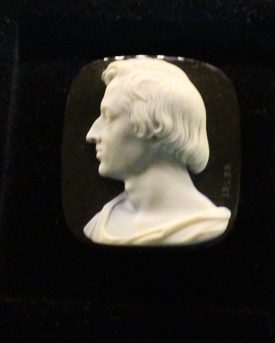 Musée Chopin Varsovie - camée profil Chopin