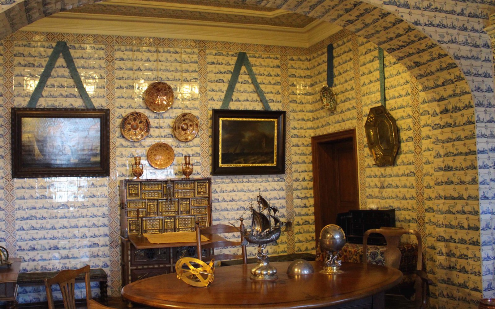 PALAIS MENCHIKOV une salle en carreaux de faïence