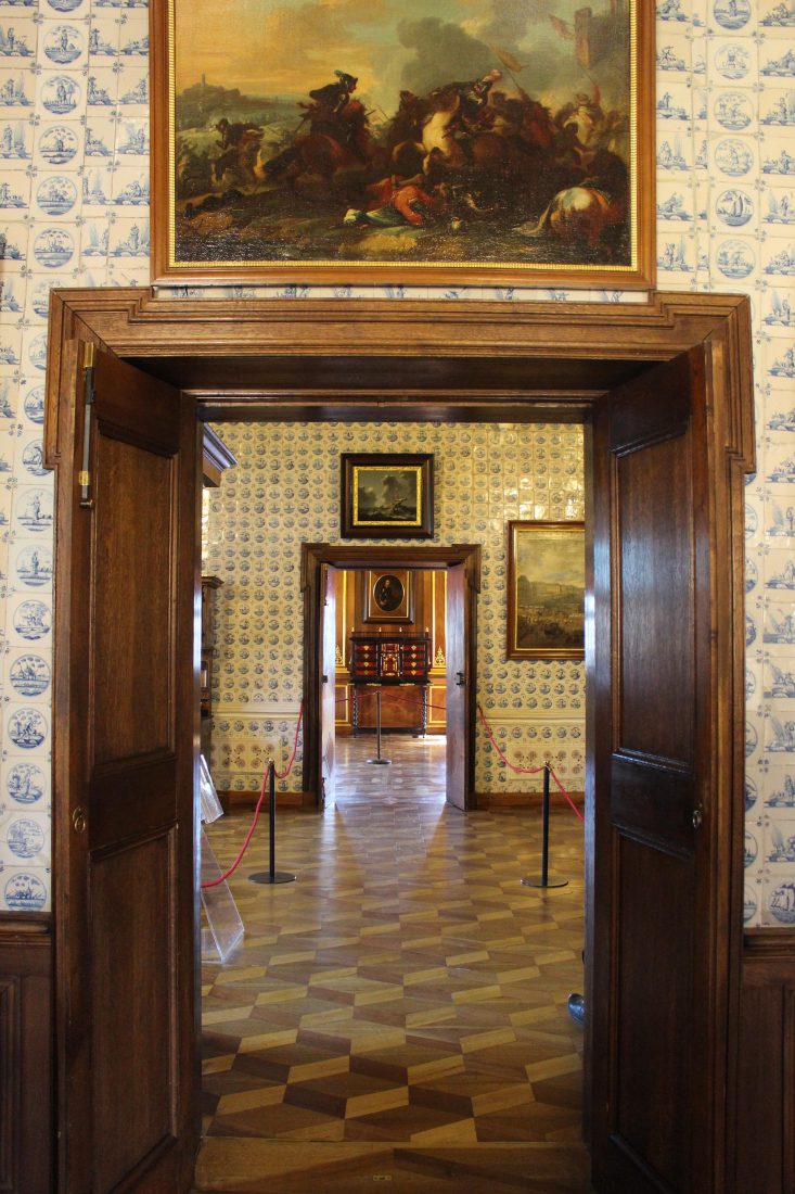 PALAIS MENCHIKOV enfilades de salles en carreaux de faïence