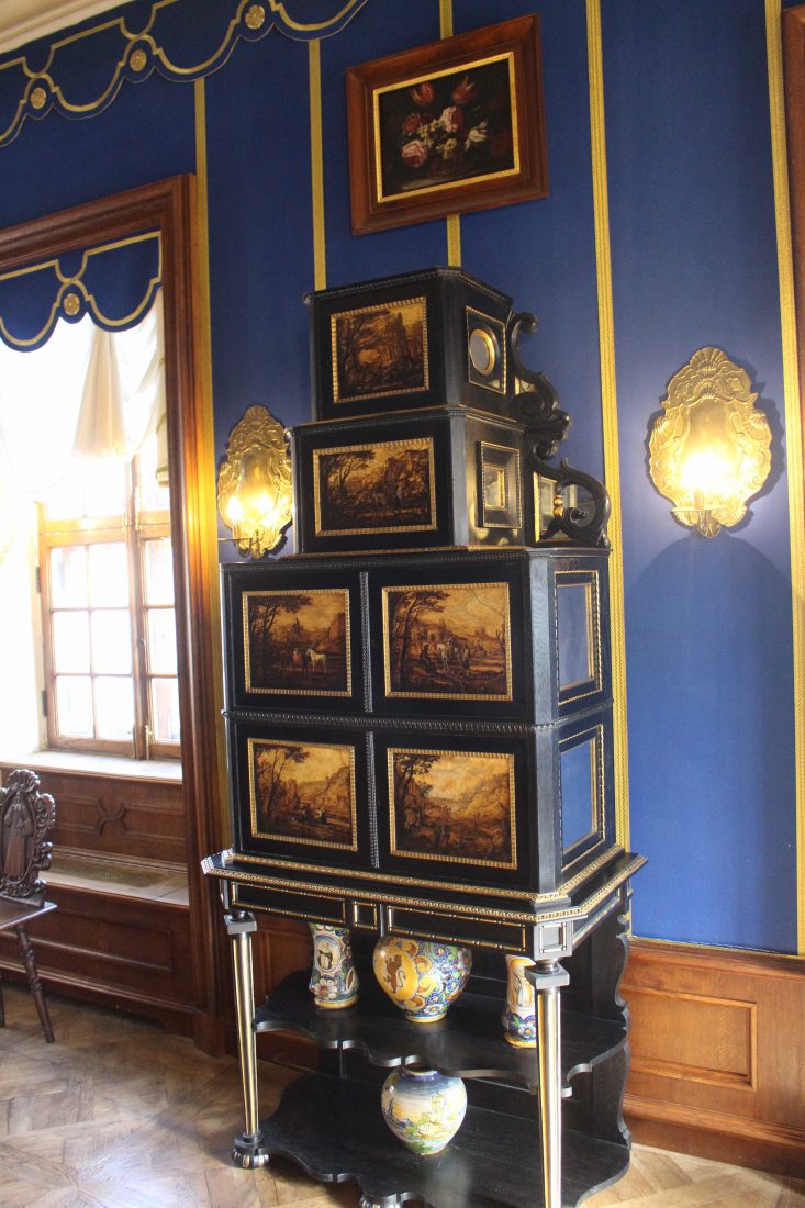 PALAIS MENCHIKOV meuble précieux