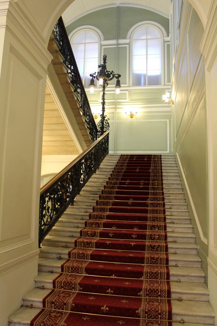 Saint-petersbourg grand escalier dans la Bibliothèque de Voltaire 