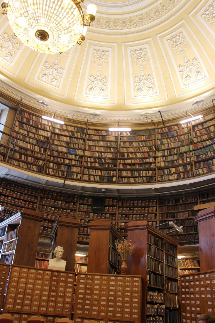 Saint-petersbourg salle rotonde Bibliothèque de Voltaire 