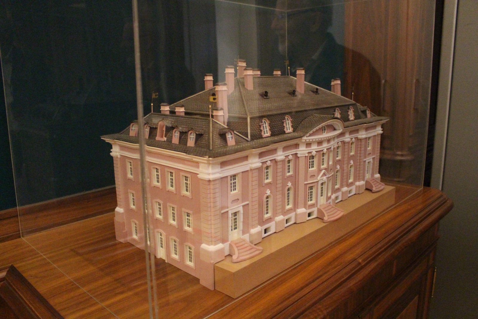 Saint-petersbourg Bibliothèque Voltaire copie de maquette du château de Ferney