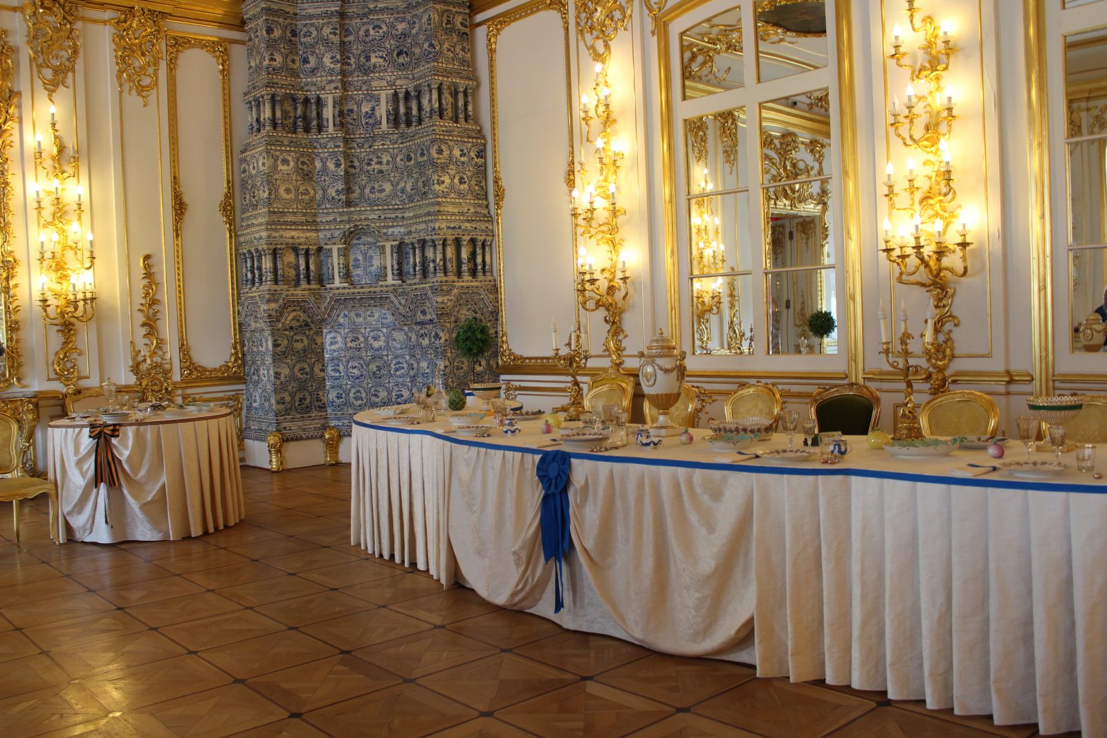 Russie - Tsarskoïé Selo salle à manger avec poêle monumental
