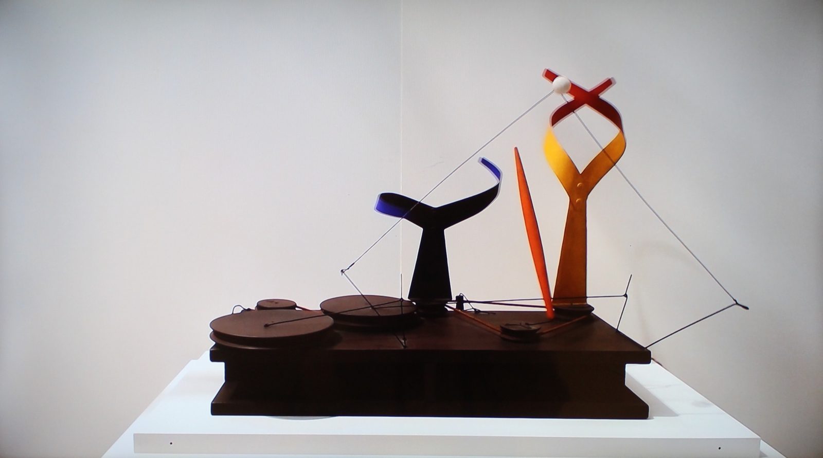 Calder - fonctionnement d'un mobile Musée Soulages de Rodez