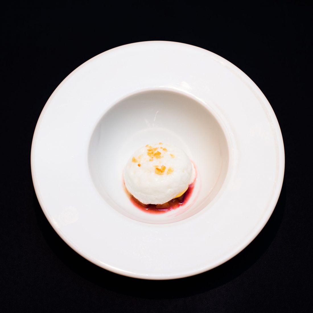 Cossonay 35 ans Le cerf Meringue Crème Double
