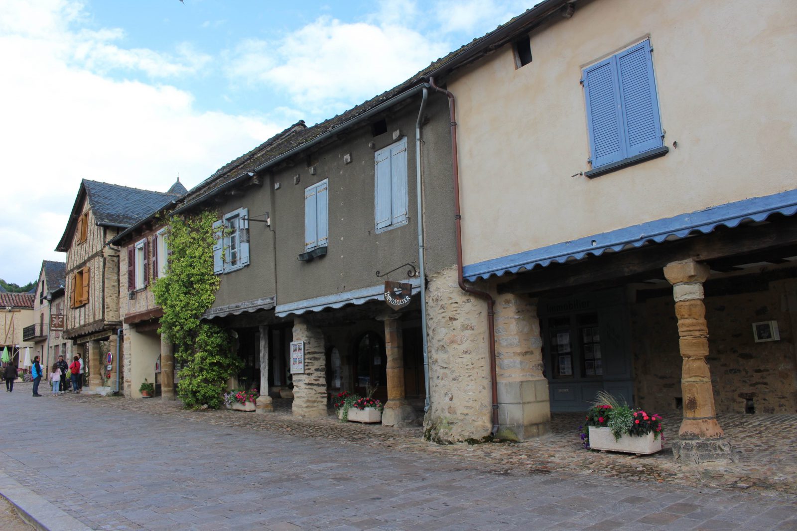 Najac, aveyron, maisons près office du tourisme