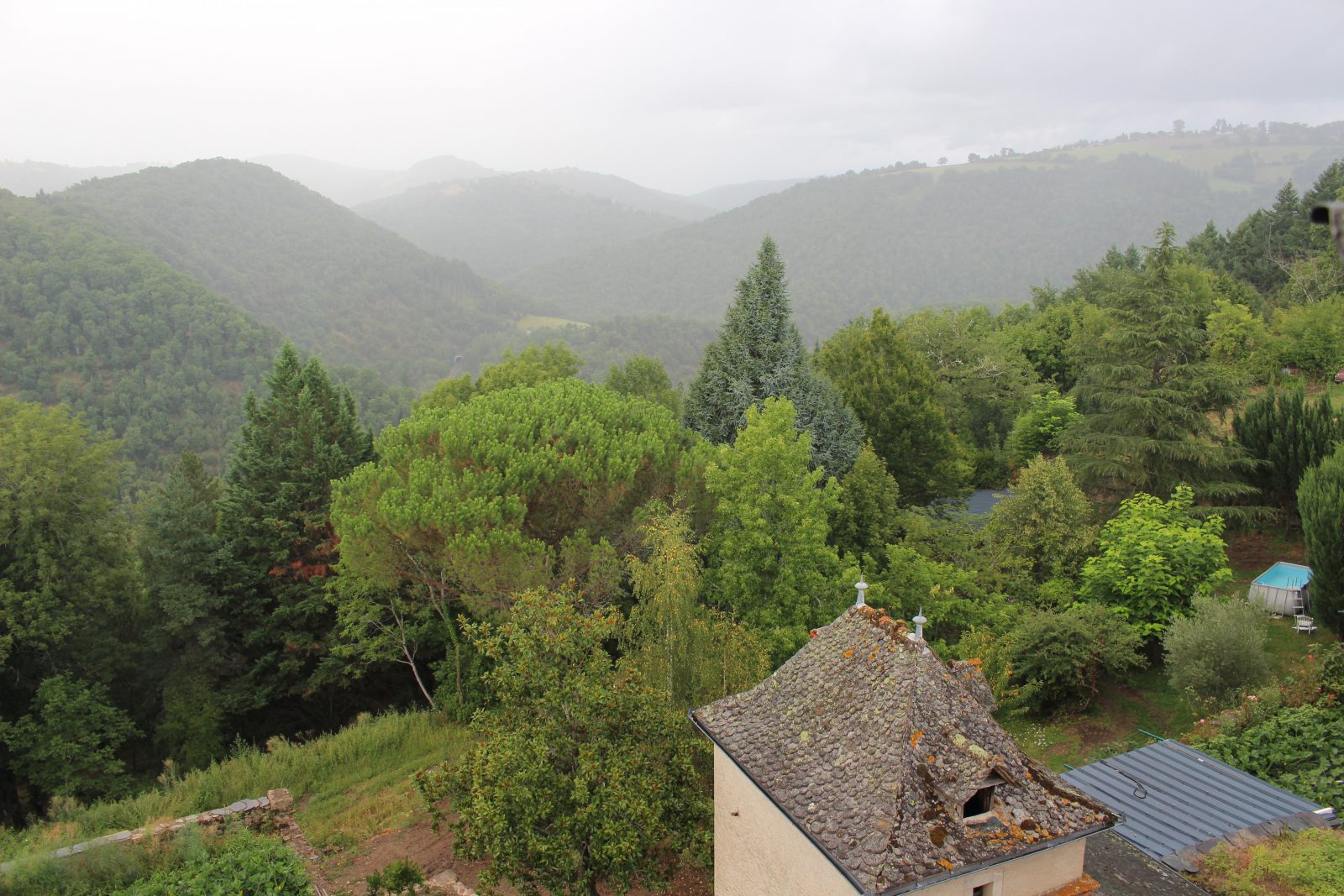 Najac vue sur le potager L'Oustal del Barry