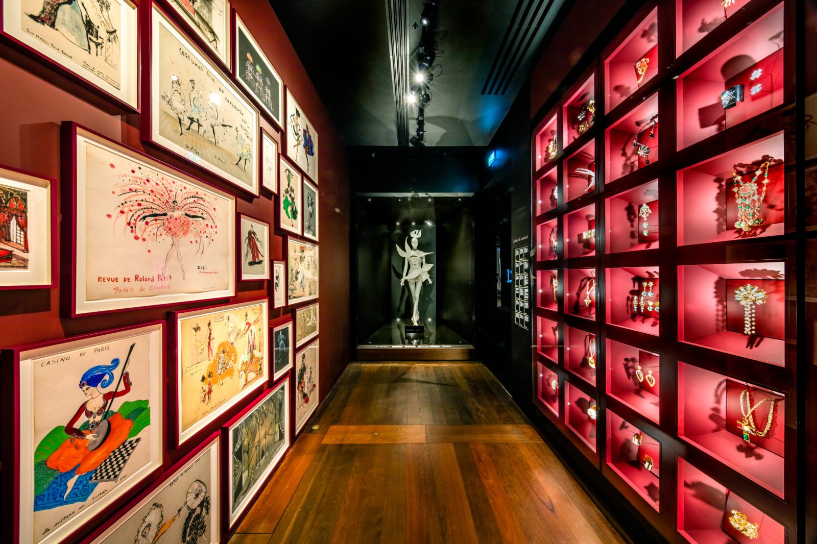 Musée Yves Saint Laurent Paris Intérieur / Luc Castel