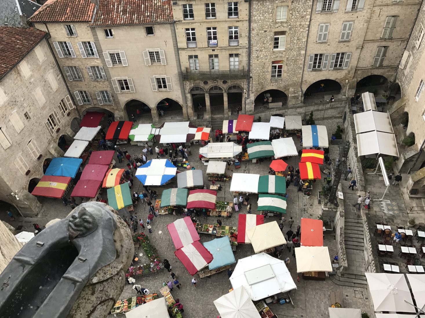 Villefranche-de Rouergue vue sur le marché