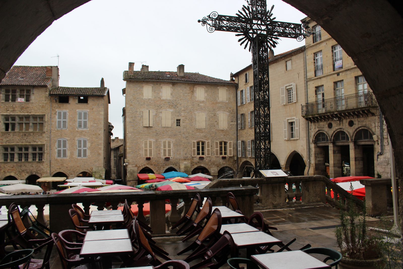 Villefranche-de Rouergue sous les couverts