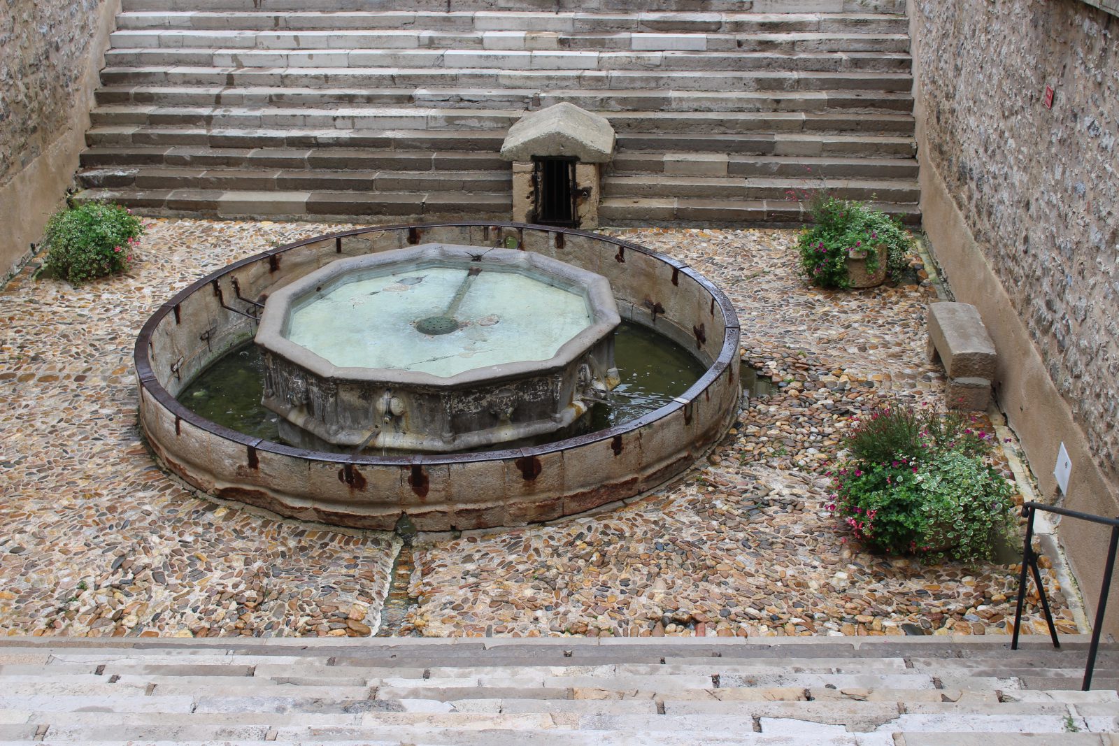 Villefranche de rouergue fontaine du griffoul