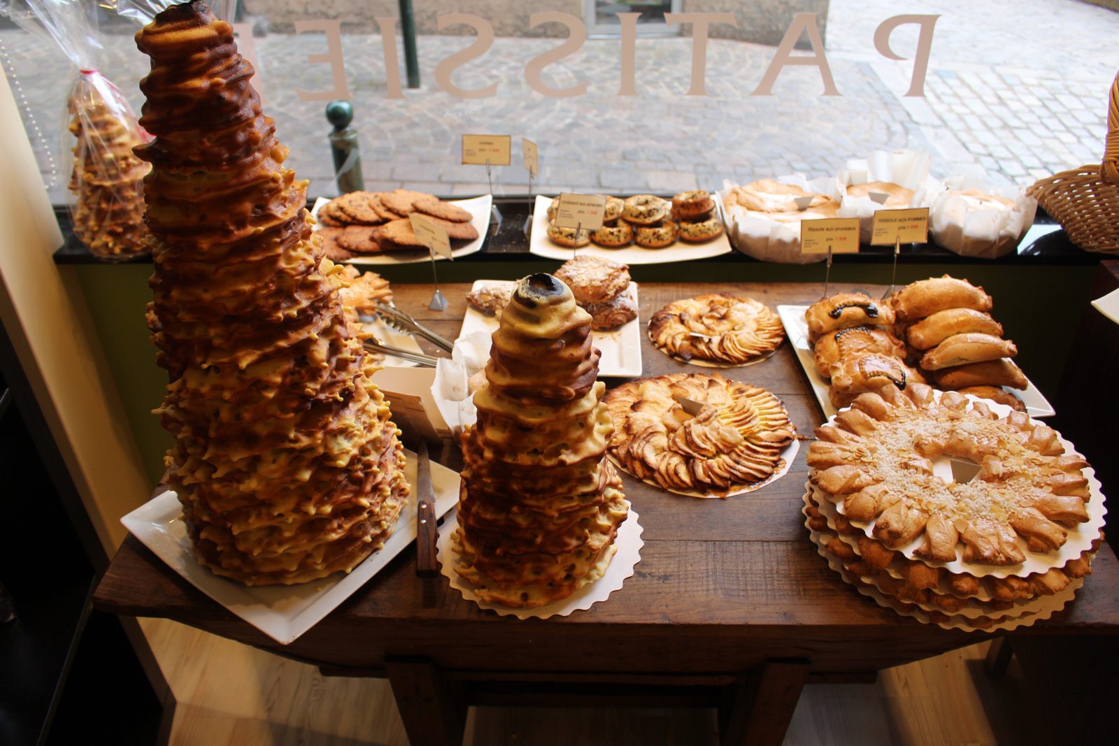 Villefranche de Rouergue gâteau à la broche, soleil de Marcillac