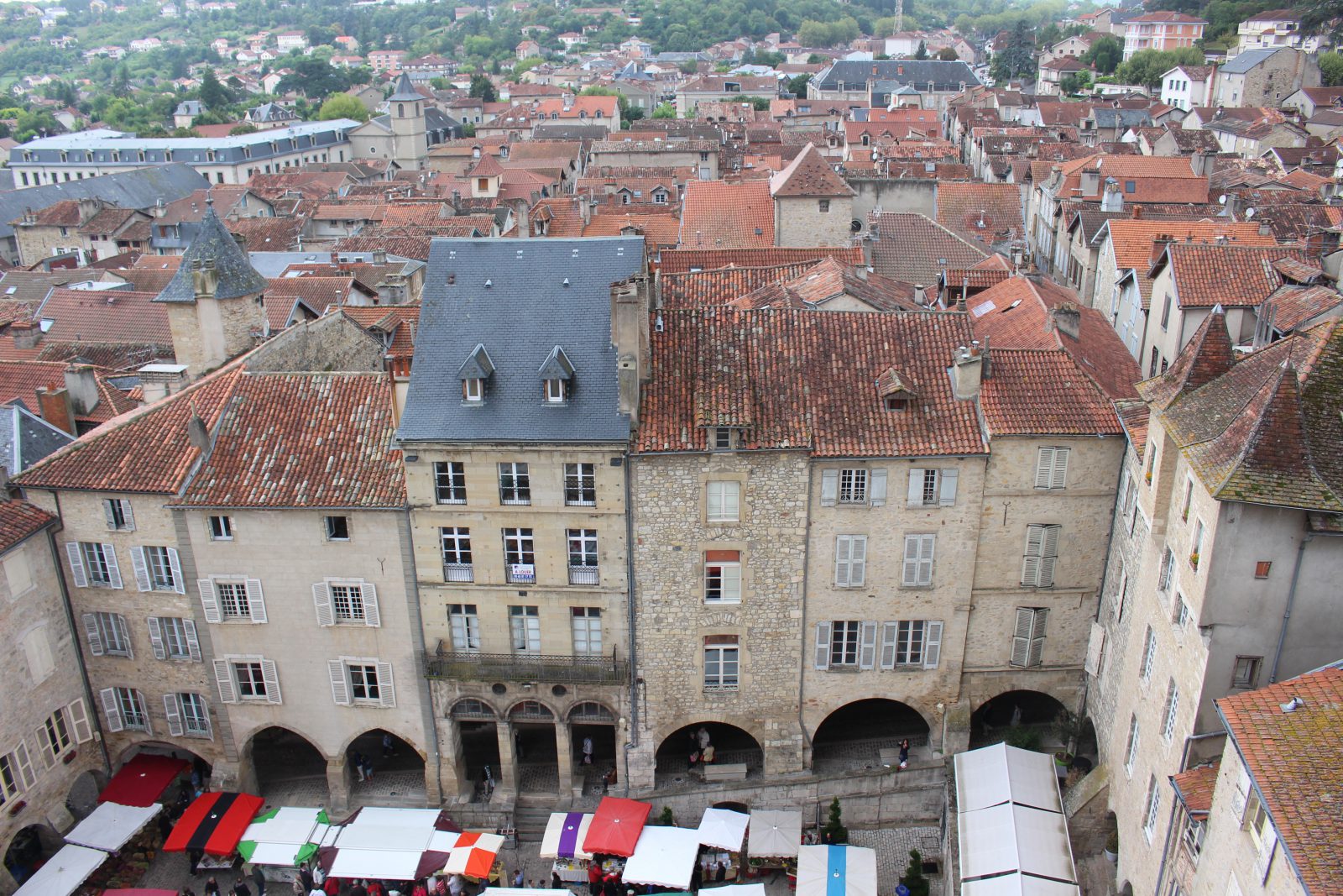 Villefranche-de Rouergue vue la place du marché