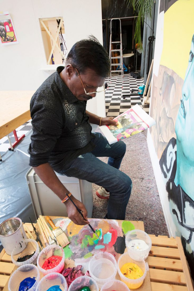  Rhinostar Fribourg artiste indien invité pour peindre décor
