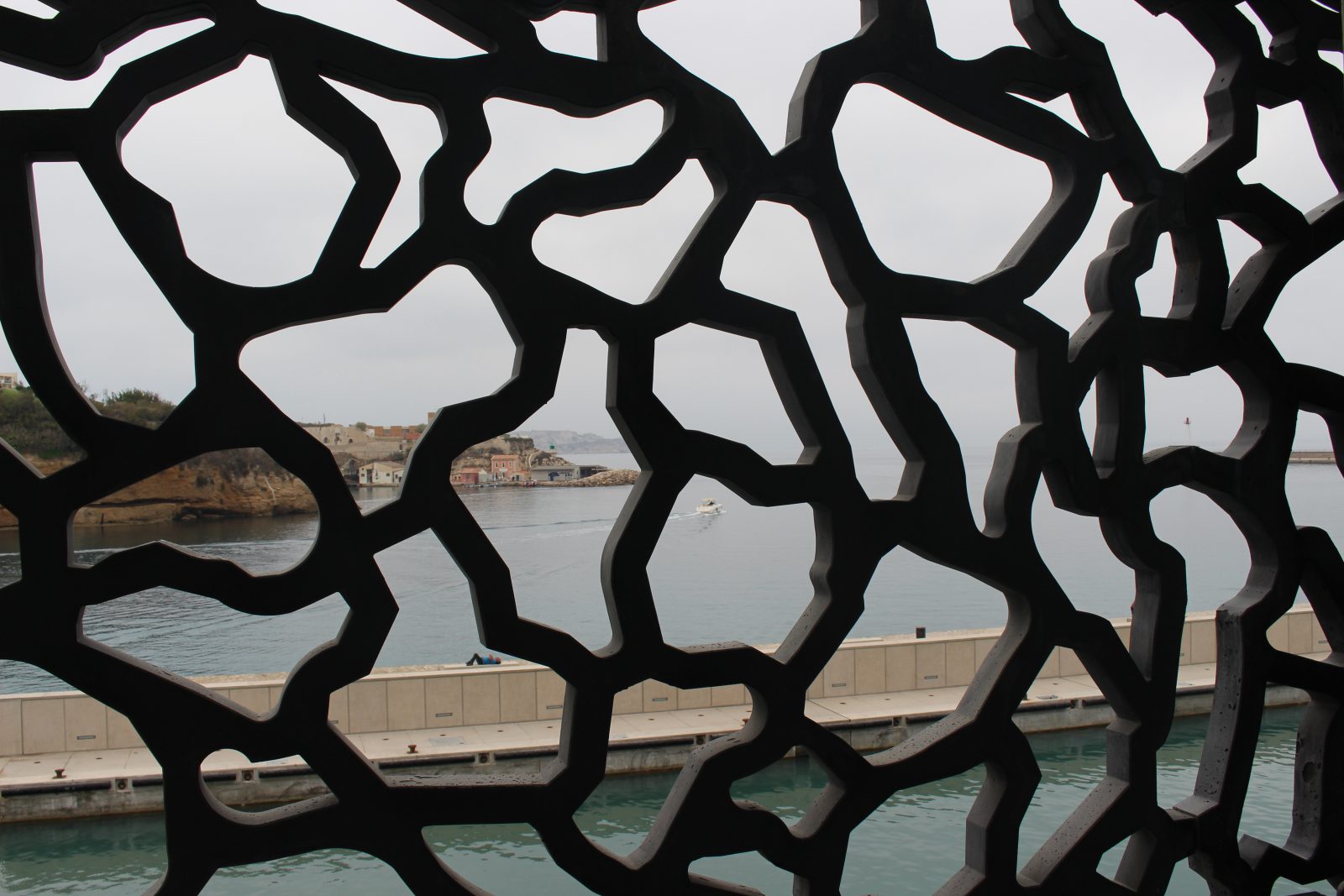 Marseille le MuCEM - vue sur Marseille