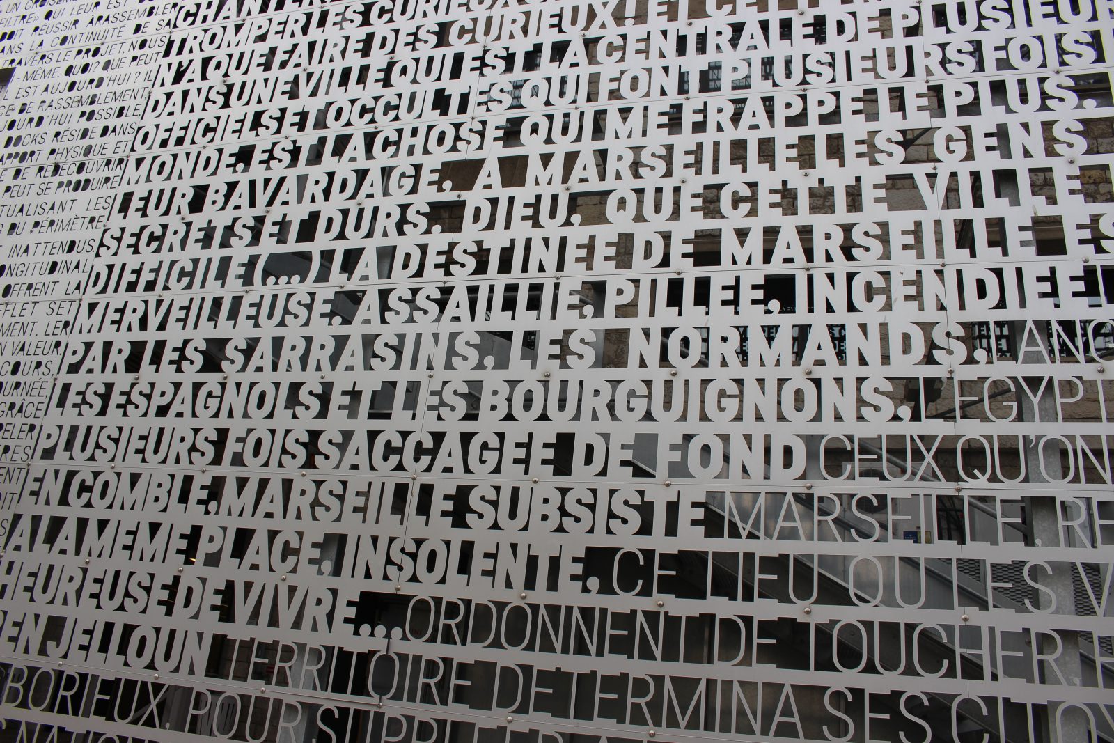 Marseille les Docks façade