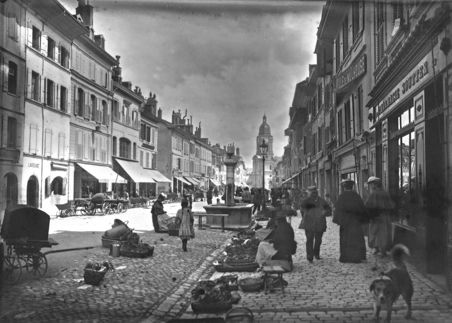La Grande-Rue de Morges vers 1900