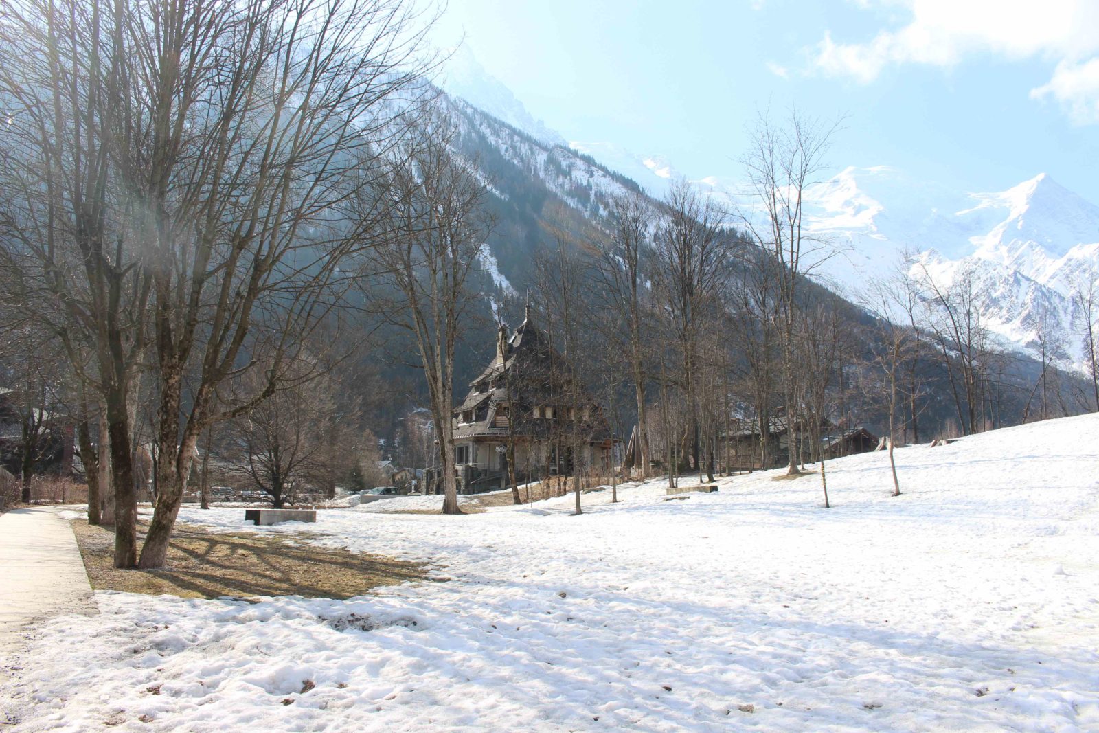 Chamonix maison des artistes et parc en hiver