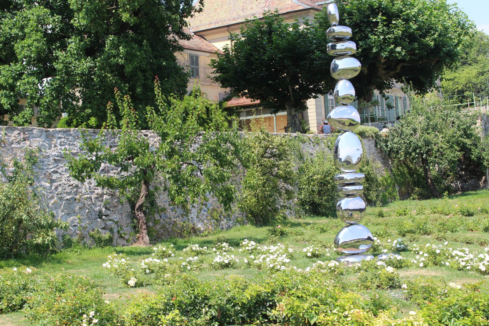 Vuillerens sculpture argentée