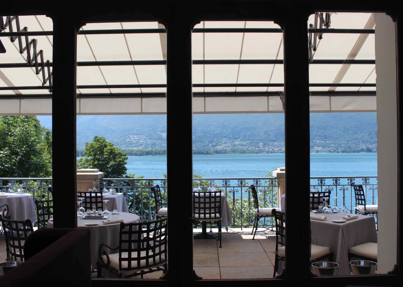 Le Palace de Menthon le restaurant -terrasse