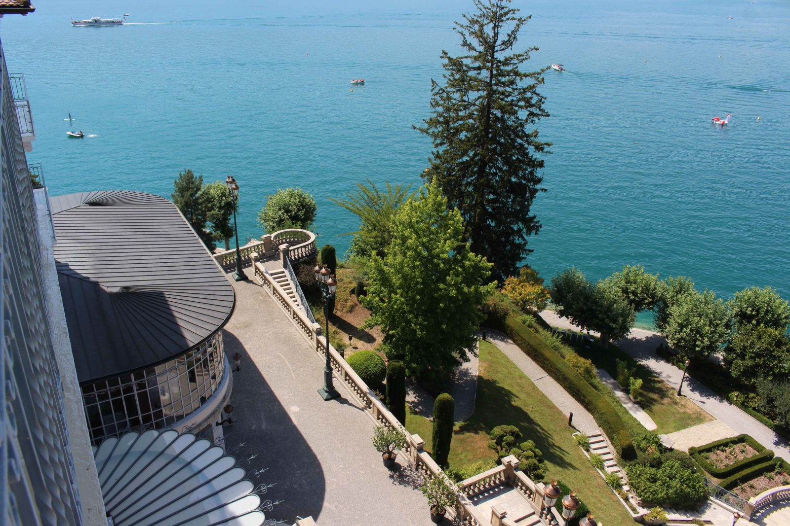 Le Palace de Menthon vue sur le lac