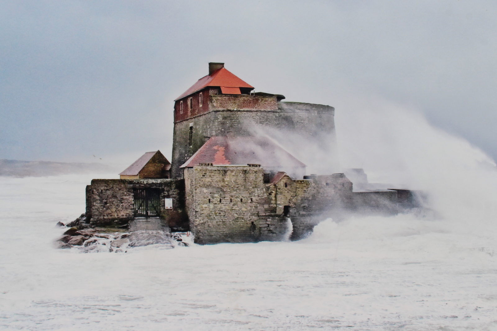 Le Fort d'Ambleteuse sous la tempête