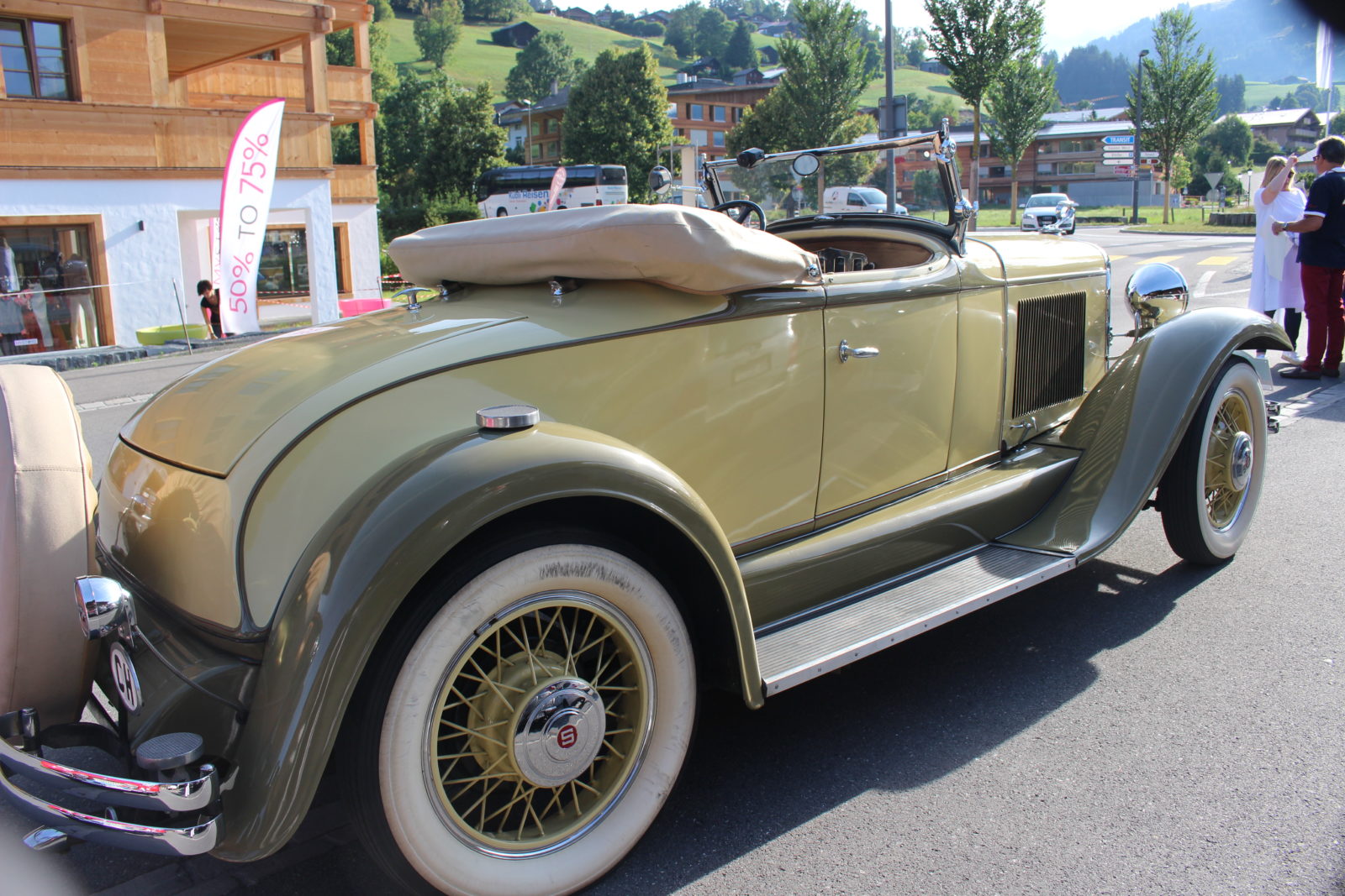 Saanen Classic Cars Studbaker type 54 Roadster vue arrière