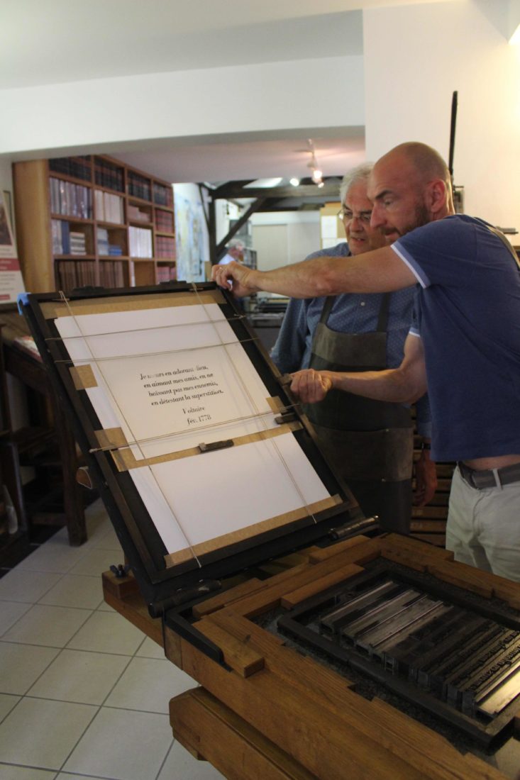  Ferney fête à Voltaire texte imprimés sur presse ancienne