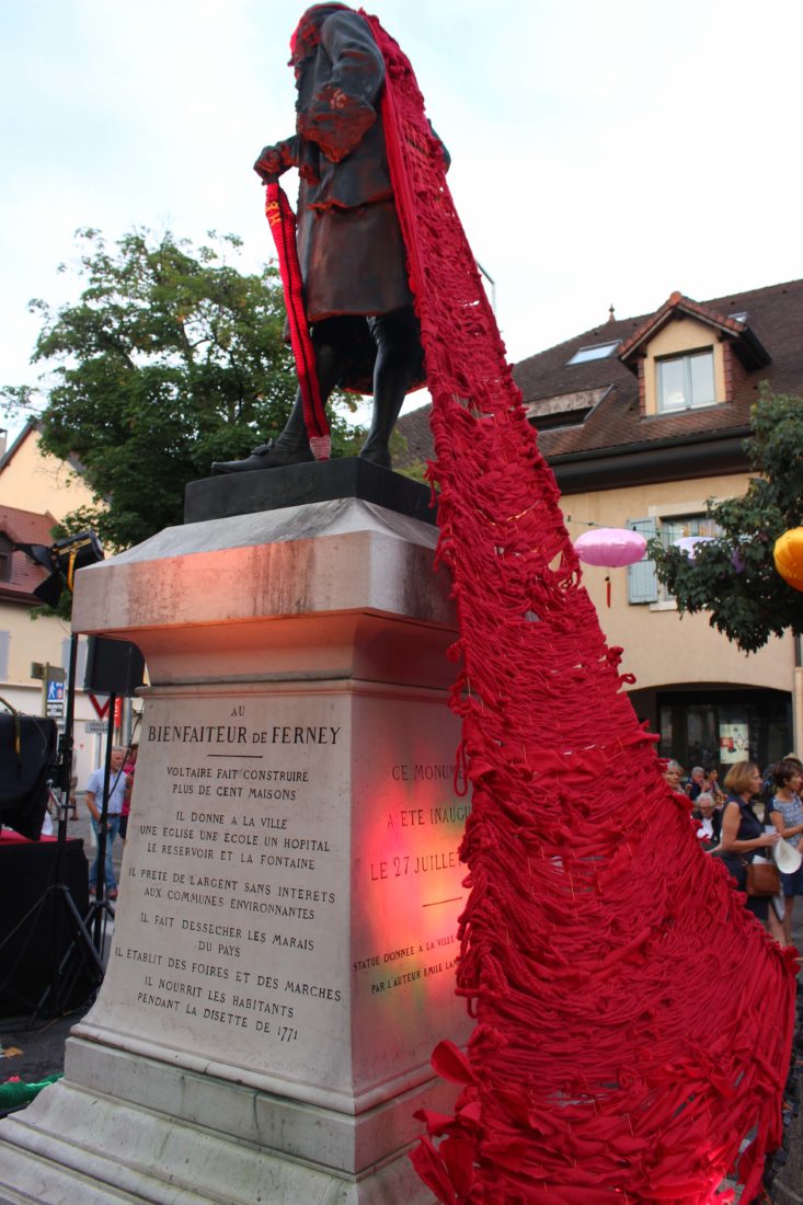 Ferney-Voltaire statue de Voltaire fête à Voltaire 
