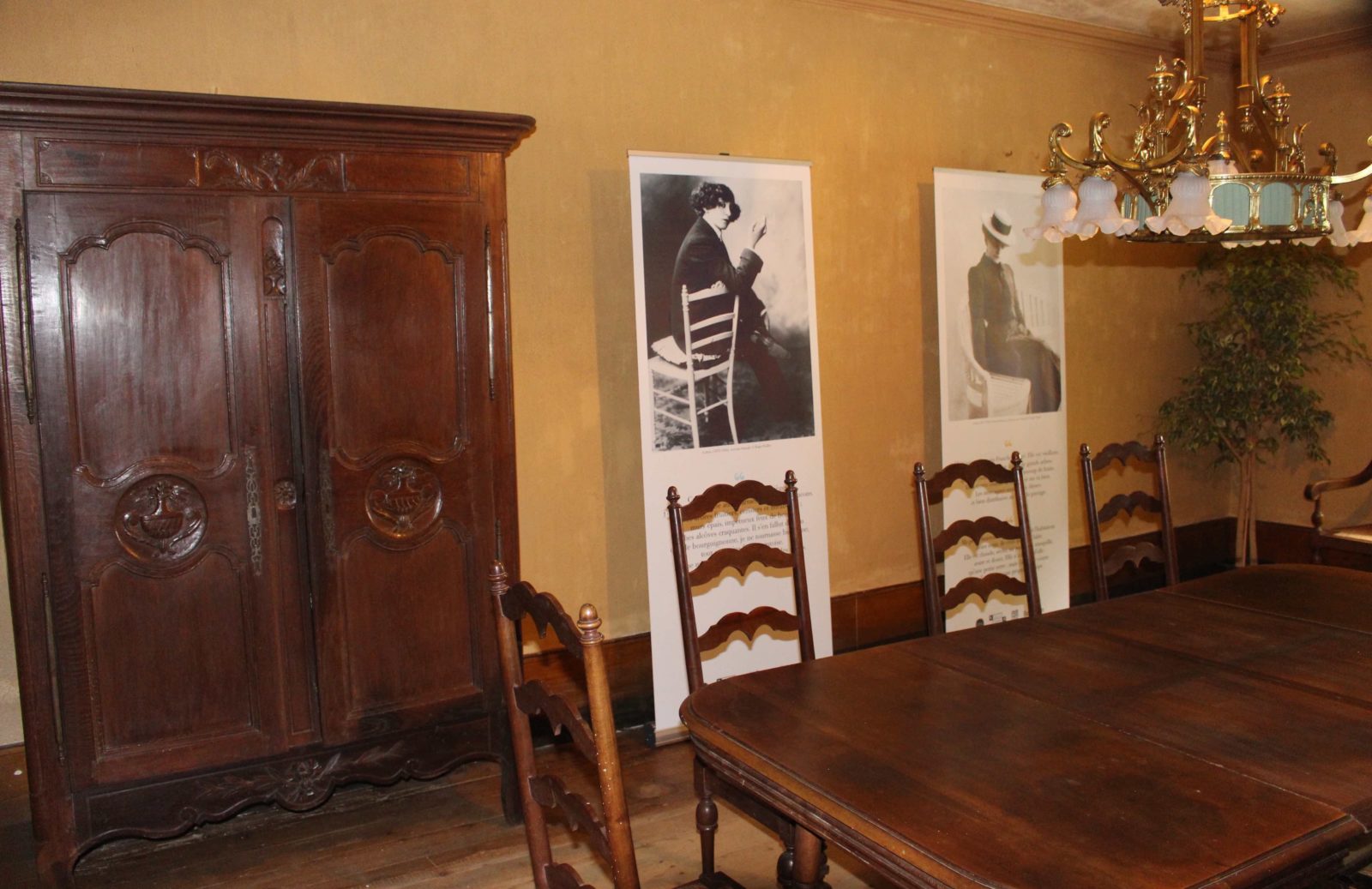 Monts-Boucons maison de Colette Besançon salle à manger armoire