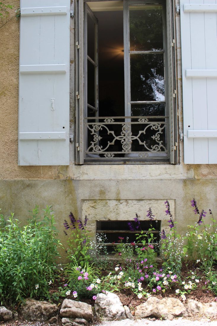 Monts-Boucons maison de Colette Besançon fenêtre