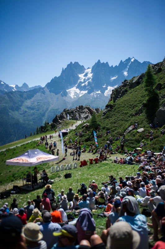 Cosmojazz Chamonix 2019 arrivée du public