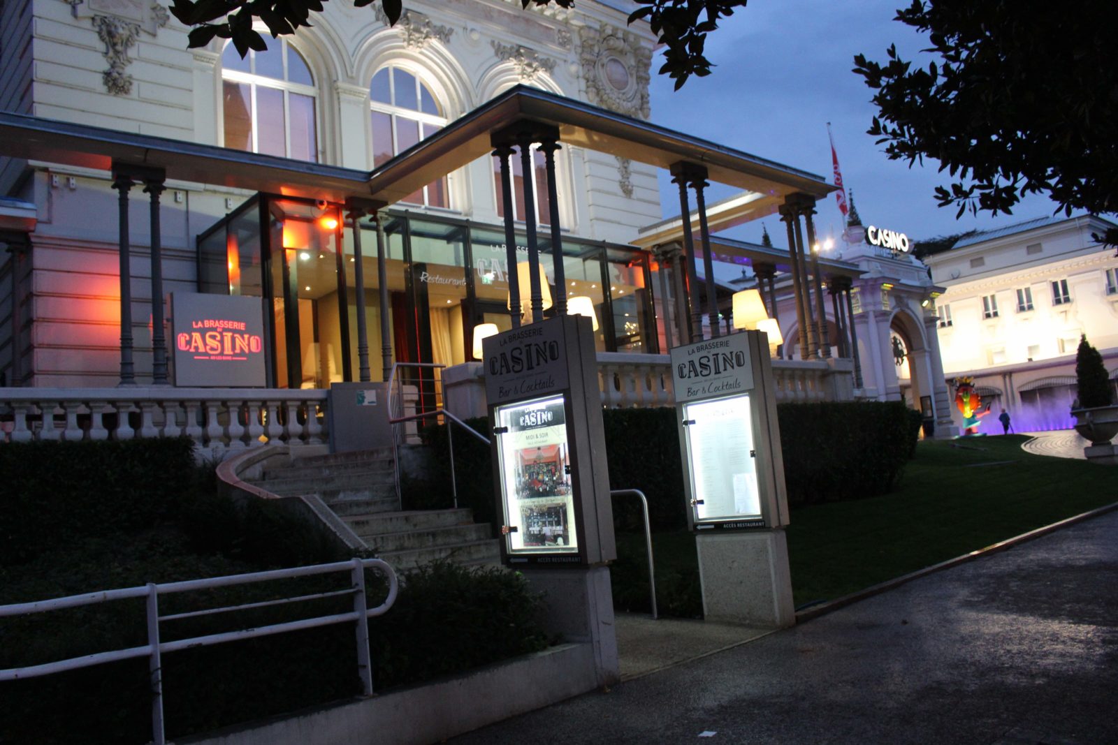 entrée de la Brasserie du ccasino Aix-les-Bains